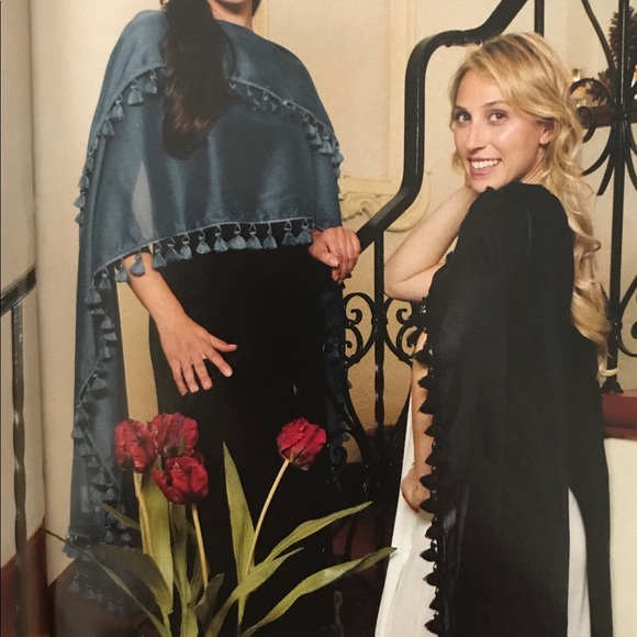 Tassel Shawl/Scarf🧣24x80 - Picture 2 of 5